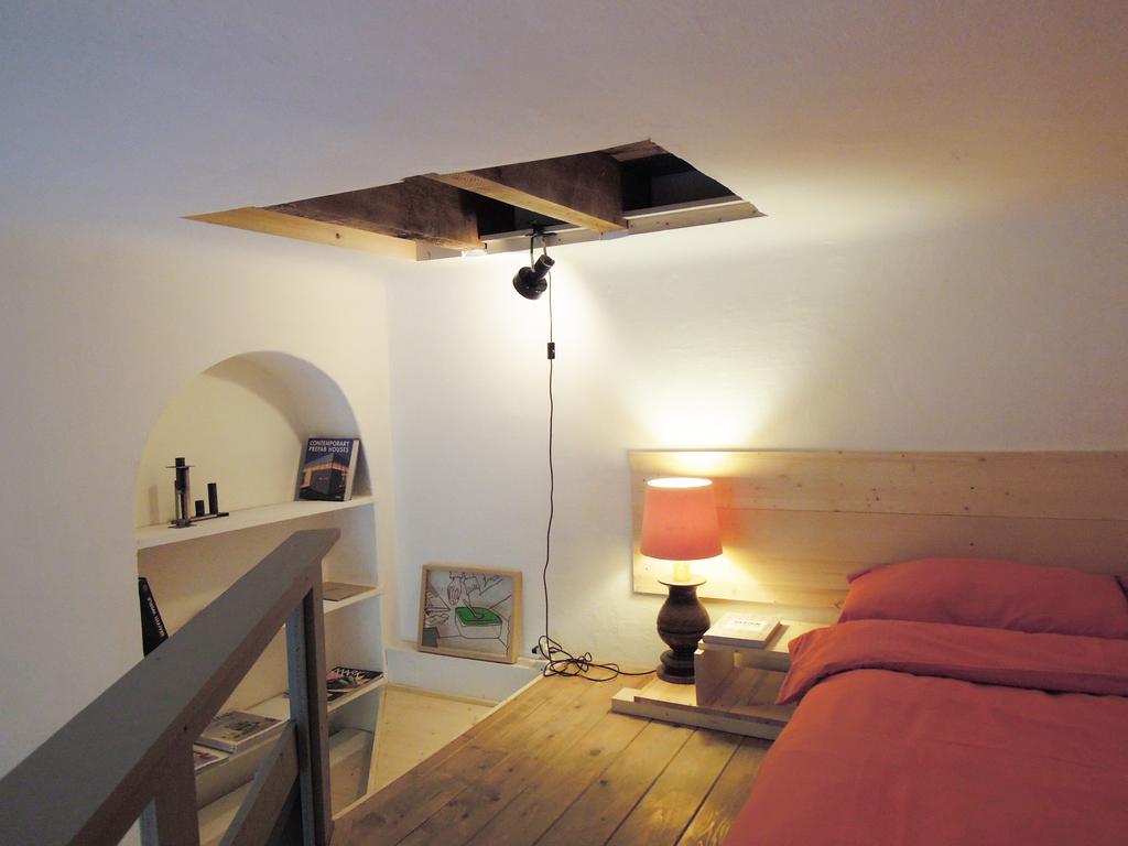 V12 Design Apartment Mailand